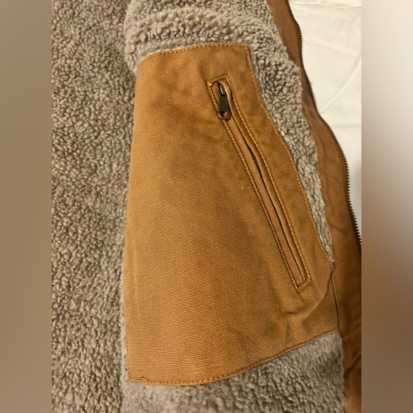 Men’s Carhartt Mock-Neck Sherpa Lined Oversized Vest - Picture 4 of 5